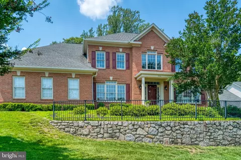 8104 Chars Landing Ct, Springfield, VA 22153 photo 2