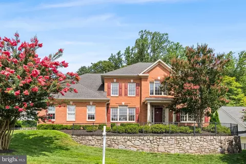 8104 Chars Landing Ct, Springfield, VA 22153