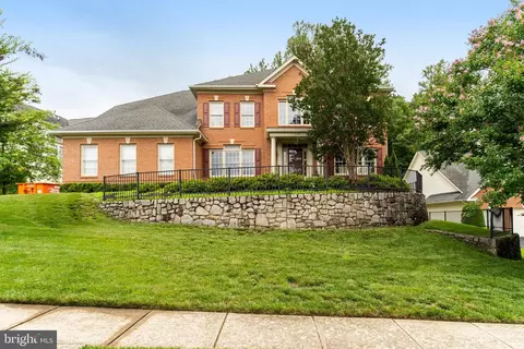 8104 Chars Landing Ct, Springfield, VA 22153 photo 5