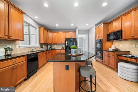 8104 Chars Landing Ct, Springfield, VA 22153 photo 19