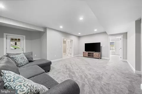 8104 Chars Landing Ct, Springfield, VA 22153 photo 50