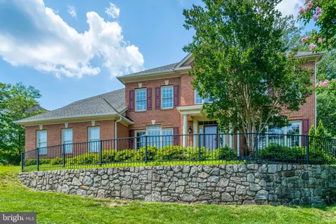 8104 Chars Landing Ct, Springfield, VA 22153 photo 4