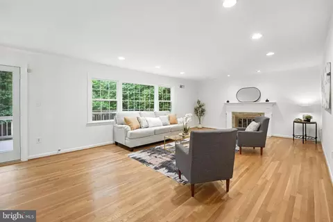 12134 Stirrup Rd, Reston, VA 20191 photo 4