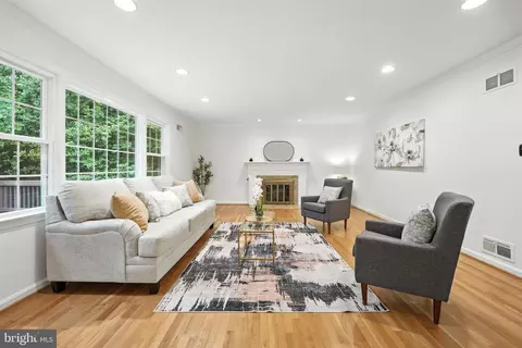 12134 Stirrup Rd, Reston, VA 20191 photo 5