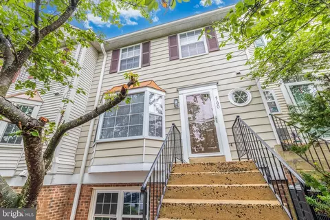 4190 Pleasant Meadow Ct #102B, Chantilly, VA 20151
