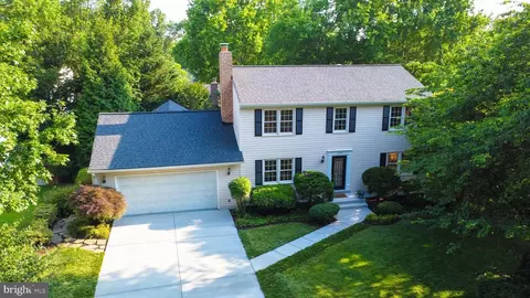 12013 Cheviot Dr, Herndon, VA 20170