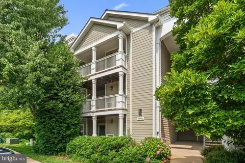1704 Lake Shore Crest Dr #14, Reston, VA 20190