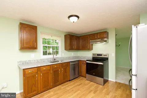 Kitchen - 7818 Roundabout Way, Springfield, VA 22153 photo 2 of 4