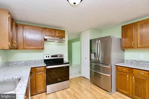 Kitchen - 7818 Roundabout Way, Springfield, VA 22153 photo 3 of 4