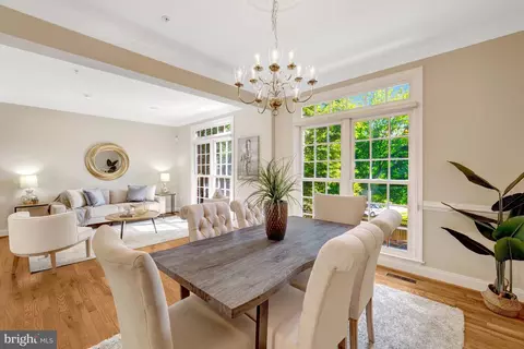 Dining - 1650 Colonial Hills Dr, Mclean, VA 22102 photo 4 of 5