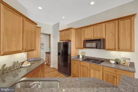 Kitchen - 1650 Colonial Hills Dr, Mclean, VA 22102 photo 1 of 4