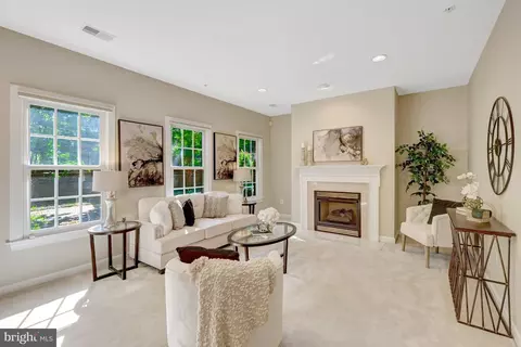 Living - 1650 Colonial Hills Dr, Mclean, VA 22102 photo 2 of 3