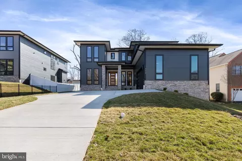 4017 Woodland Rd, Annandale, VA 22003