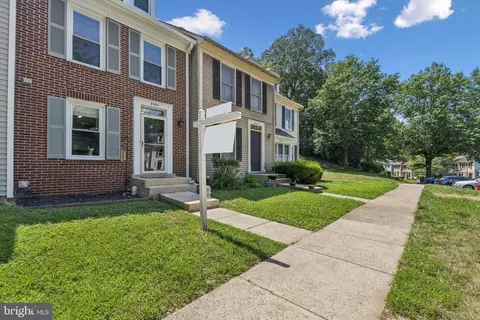 8485 Laurel Oak Dr, Springfield, VA 22153 photo 3