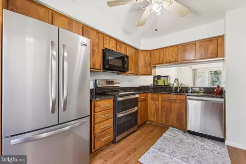 8485 Laurel Oak Dr, Springfield, VA 22153 photo 6