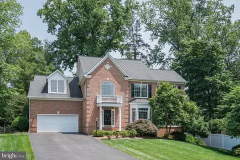 2405 N Park Ct, Dunn Loring, VA 22027