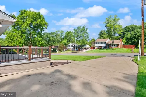 5634 Inverchapel Rd, Springfield, VA 22151 photo 6