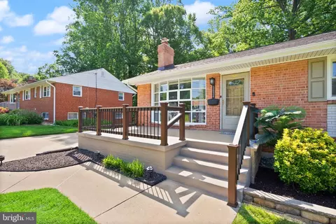 5634 Inverchapel Rd, Springfield, VA 22151 photo 3