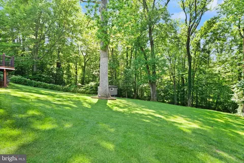 5634 Inverchapel Rd, Springfield, VA 22151 photo 11
