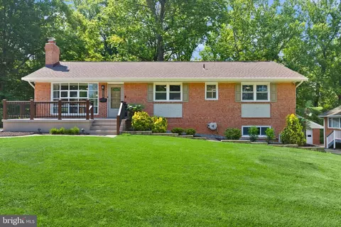 5634 Inverchapel Rd, Springfield, VA 22151 photo 2