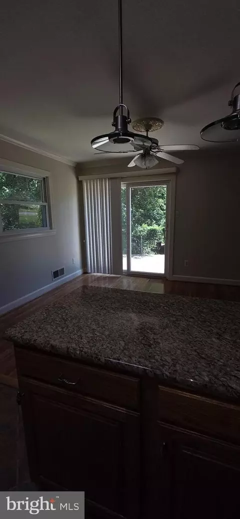 7632 Webbwood Ct, Springfield, VA 22151 photo 15