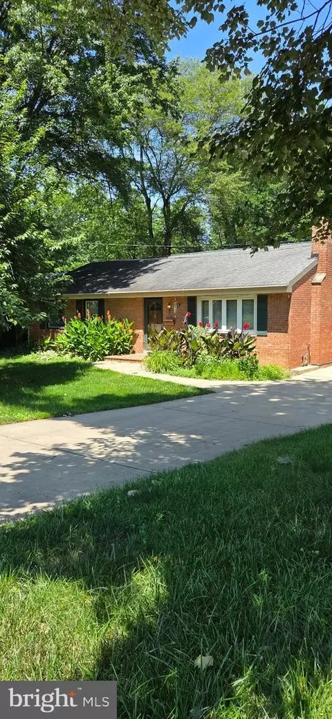 7632 Webbwood Ct, Springfield, VA 22151