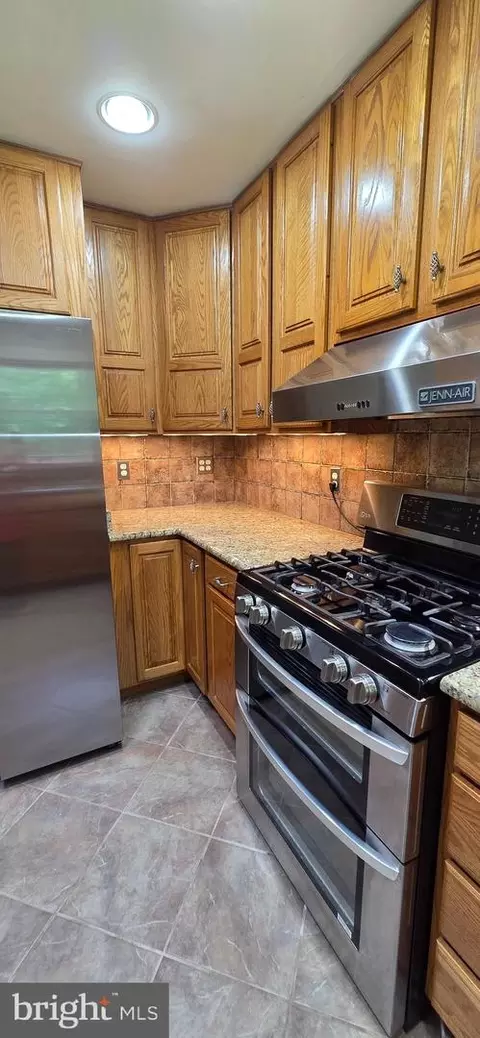 7632 Webbwood Ct, Springfield, VA 22151 photo 9
