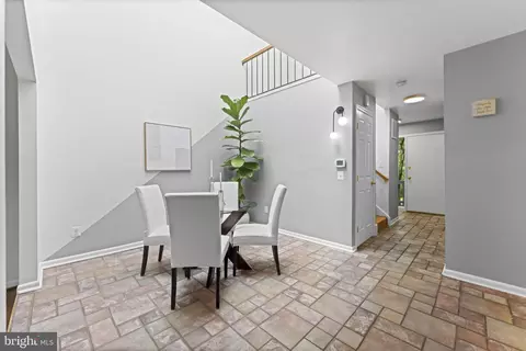 Entry Way - 11866 S Lakes Ct, Reston, VA 20191 photo 6 of 11