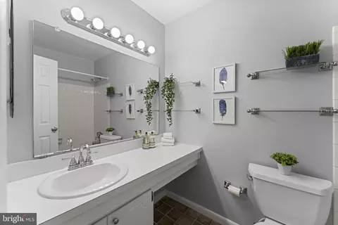 Bath - 11866 S Lakes Ct, Reston, VA 20191 photo 2 of 4