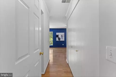 Entry Way - 11866 S Lakes Ct, Reston, VA 20191 photo 10 of 11
