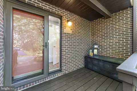 Exterior - 11866 S Lakes Ct, Reston, VA 20191 photo 2 of 5