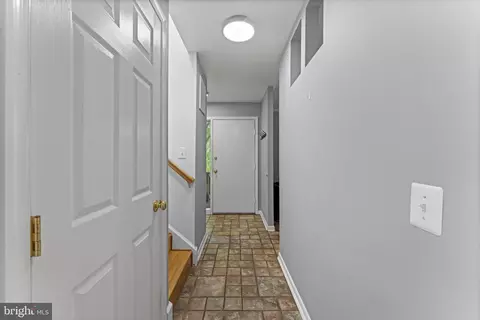 Entry Way - 11866 S Lakes Ct, Reston, VA 20191 photo 4 of 11