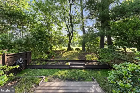 Exterior - 11866 S Lakes Ct, Reston, VA 20191 photo 4 of 5