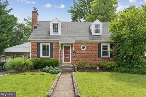 2907 Summerfield Rd, Falls Church, VA 22042