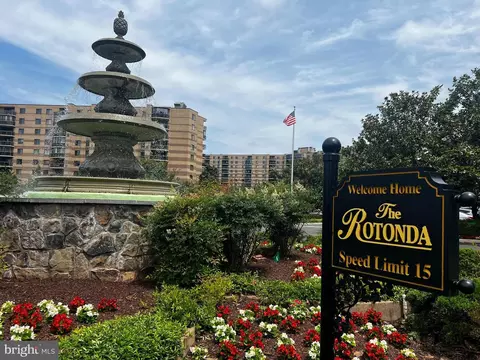 8350 Greensboro Dr #218, Mclean, VA 22102