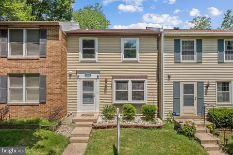 9922 Oakdale Woods Ct, Vienna, VA 22181