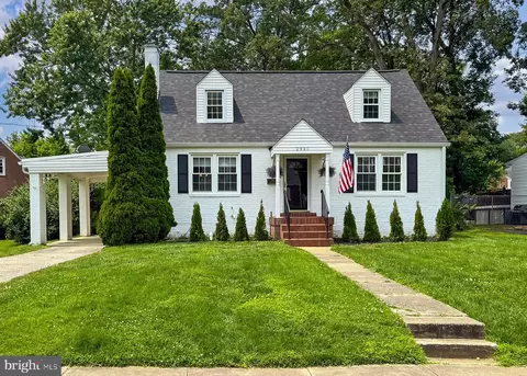 2930 Stuart Dr, Falls Church, VA 22042