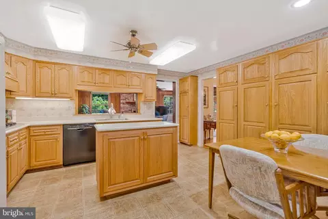 1441 Colleen Ln, Mclean, VA 22101 photo 12