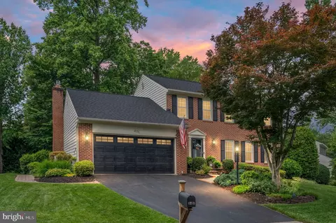 8058 Oak Crest Ln, Fairfax Station, VA 22039