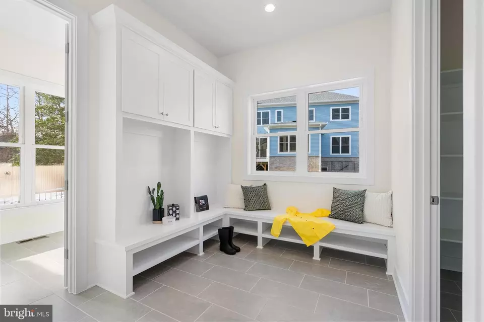 Entry Way - 8619 Redwood, Vienna, VA 22180 photo 3 of 6