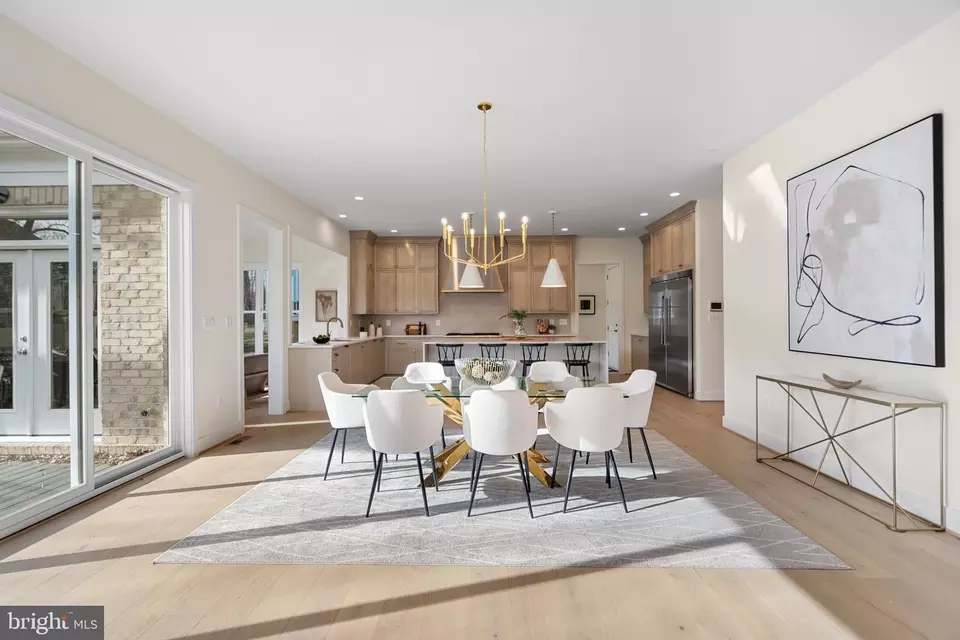 Dining - 8619 Redwood, Vienna, VA 22180 photo 2 of 5