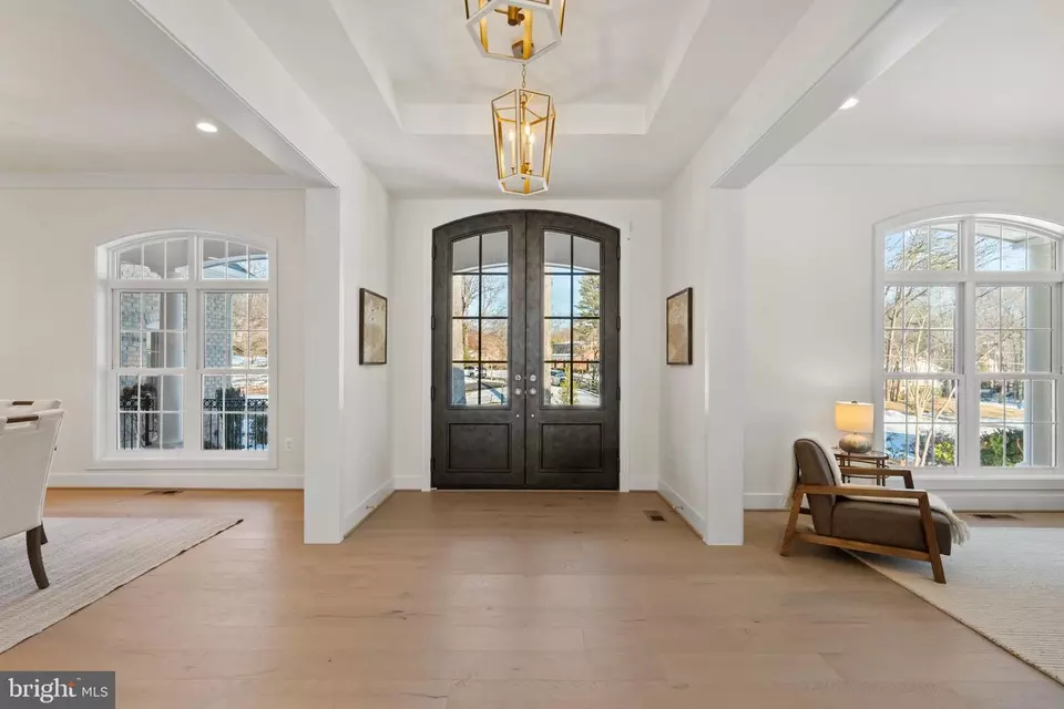 Entry Way - 8619 Redwood, Vienna, VA 22180 photo 5 of 6