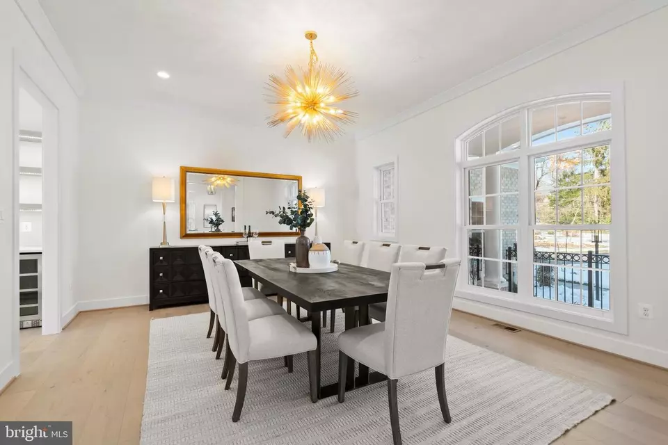 Dining - 8619 Redwood, Vienna, VA 22180 photo 4 of 5