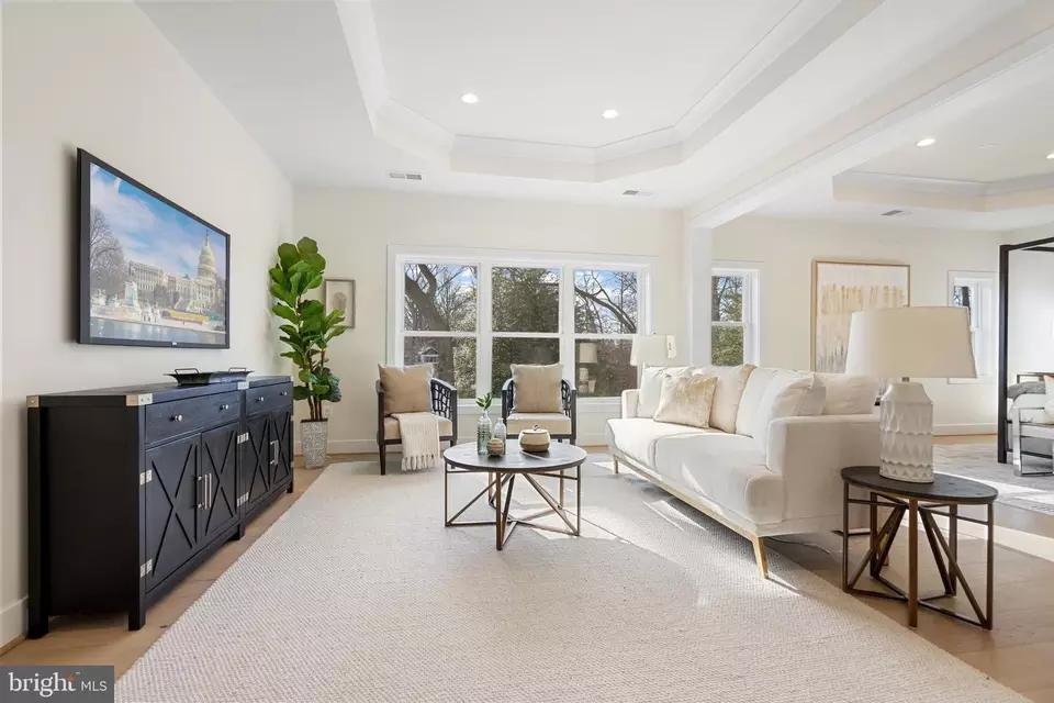 Living - 8619 Redwood, Vienna, VA 22180 photo 5 of 6