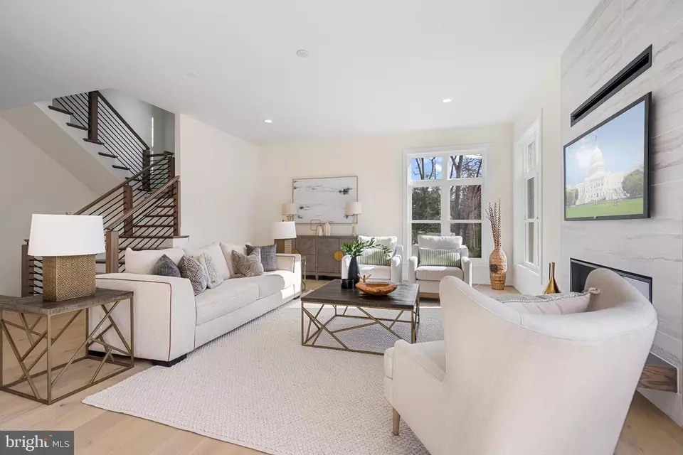 Other - 8619 Redwood, Vienna, VA 22180 photo 5 of 11