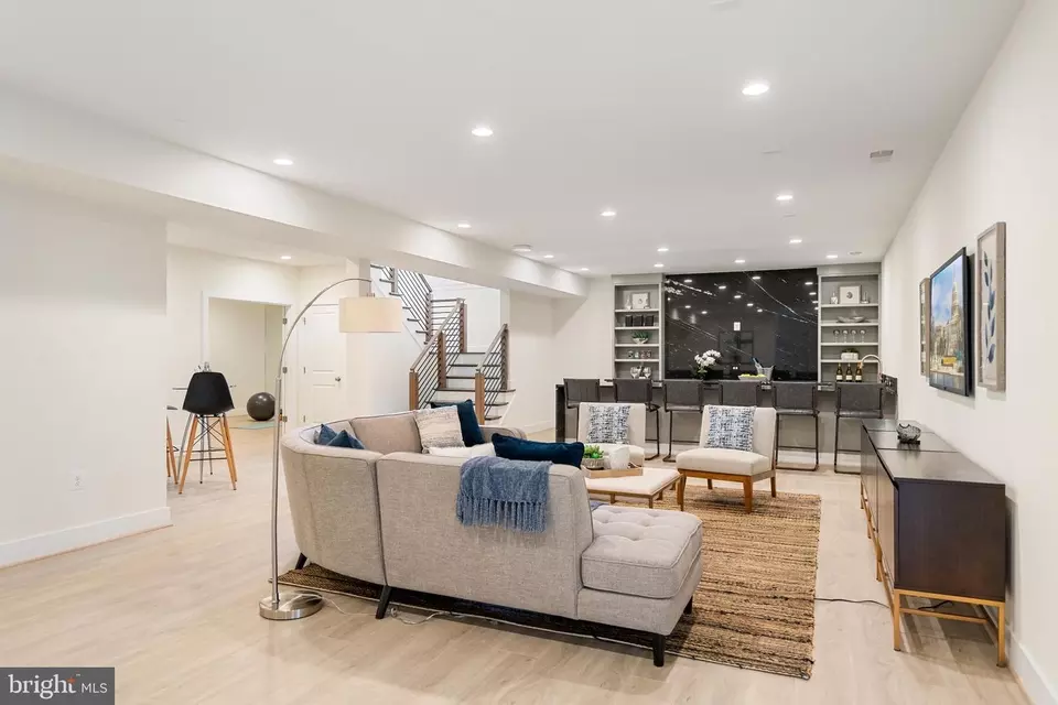 Living - 8619 Redwood, Vienna, VA 22180 photo 6 of 6