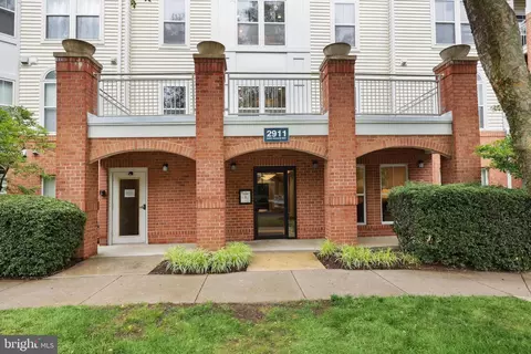 2911 Deer Hollow Way #423, Fairfax, VA 22031