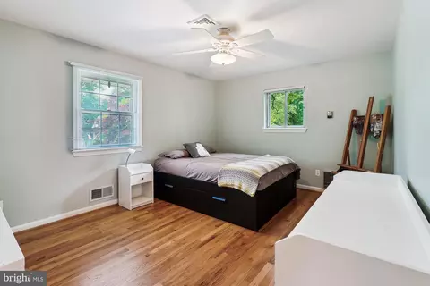 Bedroom - 8510 Oakford Dr, Springfield, VA 22152 photo 3 of 6