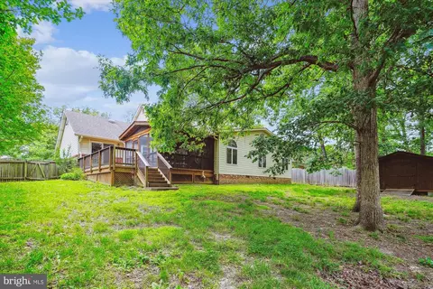 Exterior - 8510 Oakford Dr, Springfield, VA 22152 photo 6 of 8