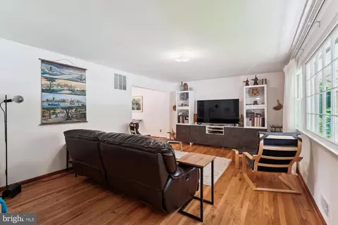 Living - 8510 Oakford Dr, Springfield, VA 22152 photo 2 of 2